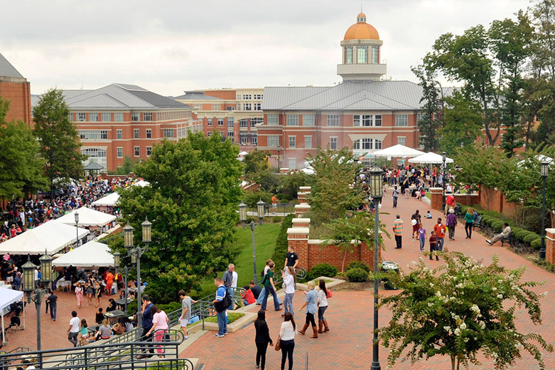 blog Image University of North Carolina at Charlotte is accepting applications directly through StudyUSA.com!